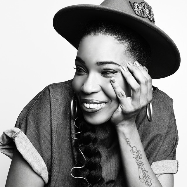MACY-GRAY
